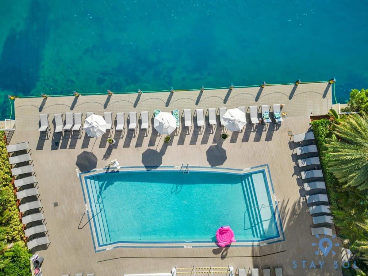 Balcony - Pool - Near Beach - Gym Халландейл-Бич Экстерьер фото